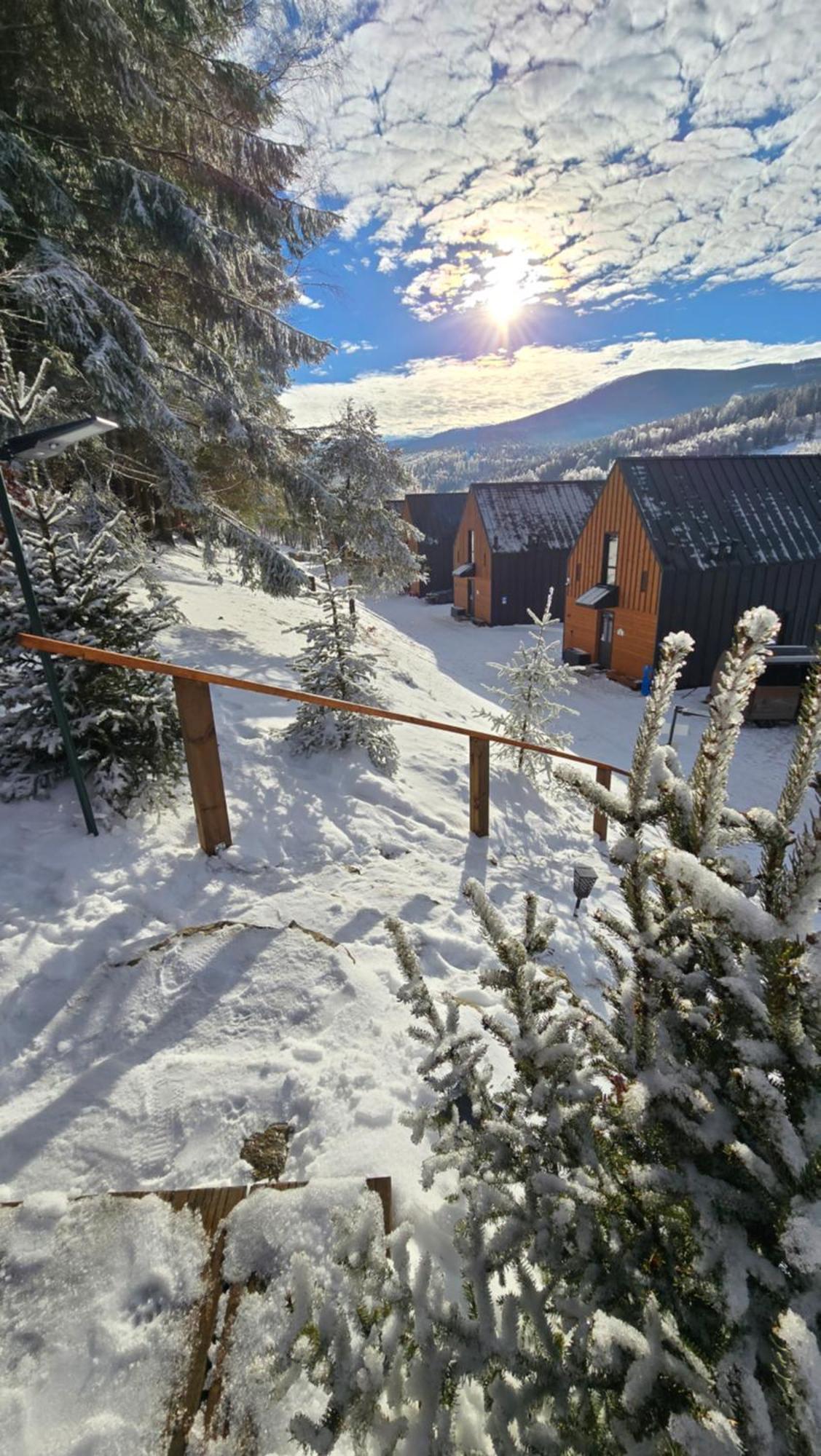 Osada Za Gorami Za Lasami - Domki Z Widokiem Na Snieznik Stronie Śląskie Exterior foto